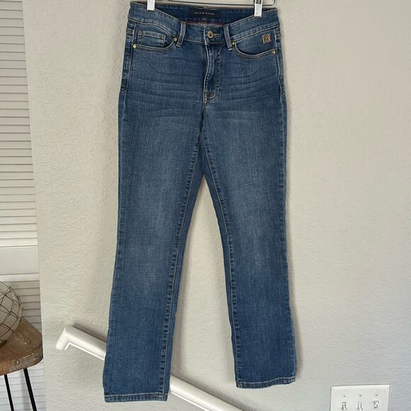Tommy Hilfiger Tribeca Straight Blue Jeans Size 2 Silver Bar Logo Classic - Picture 1 of 9